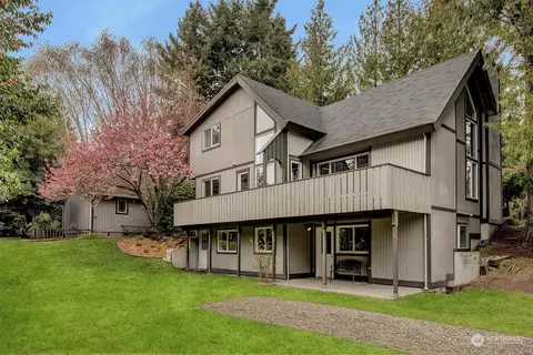 9921 SW 212th St, Vashon, WA 98070
