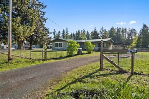 17102 Muskrat Dr SE, Rainier, WA 98576