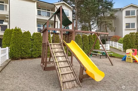 View/Area - 12404 E Gibson Rd #B102, Everett, WA 98204 photo 1 of 1