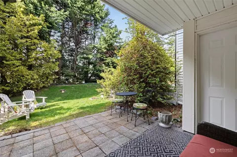 Exterior - 12404 E Gibson Rd #B102, Everett, WA 98204 photo 3 of 9