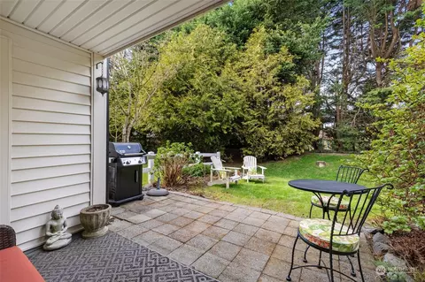 Exterior - 12404 E Gibson Rd #B102, Everett, WA 98204 photo 2 of 9