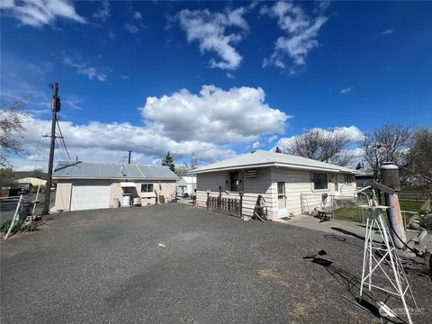 36 Orchard Ave, Ephrata, WA 98823
