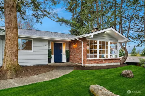 8205 SE 62nd St, Mercer Island, WA 98040