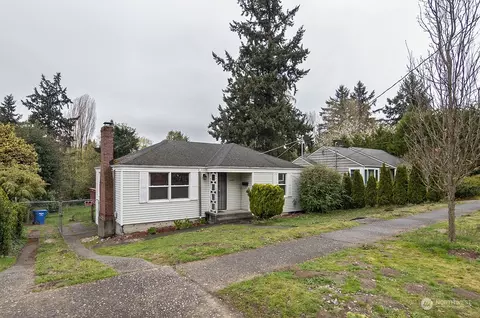 11427 Crestwood Dr S, Seattle, WA 98178