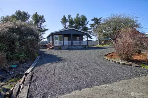249 Octopus Ave NE, Ocean Shores, WA 98569