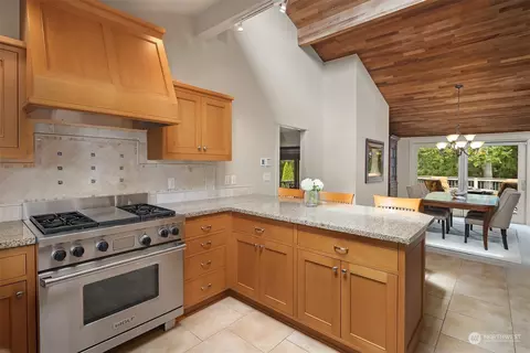 Kitchen - 3905 108th St SE, Everett, WA 98208 photo 1 of 2