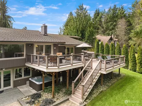 Exterior - 3905 108th St SE, Everett, WA 98208 photo 3 of 9