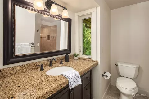Bath - 3905 108th St SE, Everett, WA 98208 photo 2 of 4
