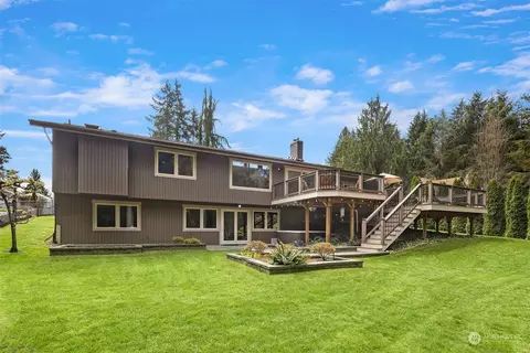 Exterior - 3905 108th St SE, Everett, WA 98208 photo 2 of 9