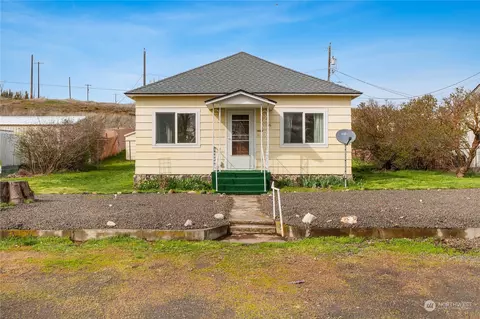 316 W 3rd St, Lind, WA 99341