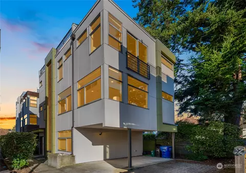 2214 NW 61st St, Seattle, WA 98107