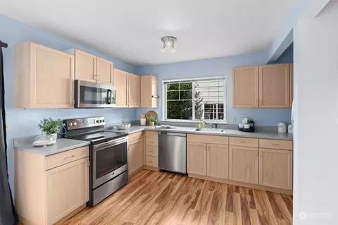 Kitchen - 1733 28th Ave S, Seattle, WA 98144 photo 2 of 3