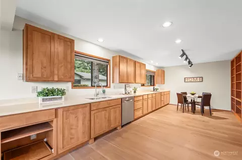 Kitchen - 177 Fairway Dr, Sequim, WA 98382 photo 2 of 4