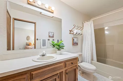 Bath - 177 Fairway Dr, Sequim, WA 98382 photo 3 of 5