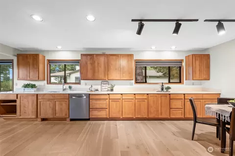 Kitchen - 177 Fairway Dr, Sequim, WA 98382 photo 3 of 4