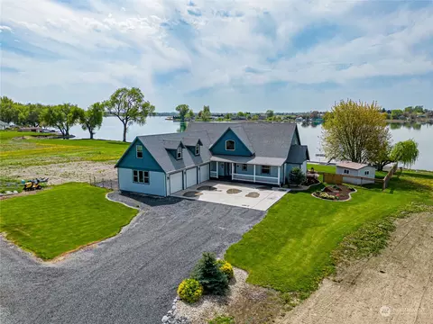 8077 NE Valley Rd, Moses Lake, WA 98837