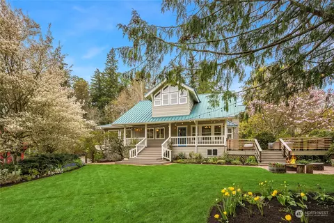 9121 NE Briar Rose Ln, Bainbridge Island, WA 98110