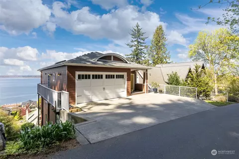 324 N Garden Ter, Bellingham, WA 98225