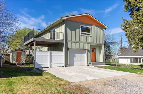 107 Jackson Ave, Electric City, WA 99123