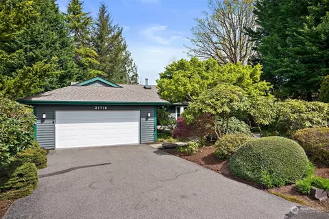 21716 SE 255th Pl, Maple Valley, WA 98038