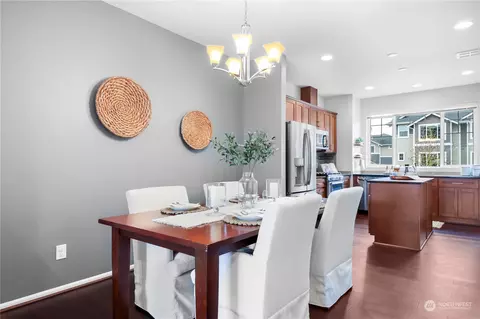 Dining - 3345 30th Dr, Everett, WA 98201 photo 1 of 2