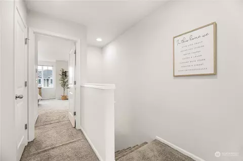 Entry Way - 3345 30th Dr, Everett, WA 98201 photo 2 of 2