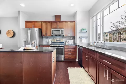 Kitchen - 3345 30th Dr, Everett, WA 98201 photo 4 of 5