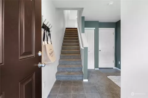 Entry Way - 3345 30th Dr, Everett, WA 98201 photo 1 of 2