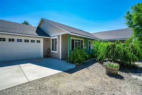 300 Tucker Ln, Ellensburg, WA 98926
