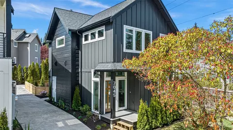 7045 132nd Ave NE, Kirkland, WA 98033