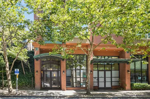 120 1st Ave W #405, Seattle, WA 98119