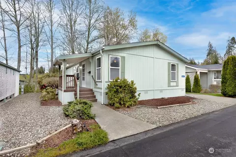 664 NE Saturn Ln, Bremerton, WA 98311