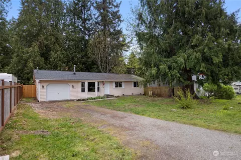 3023 S Sauk Dr, Camano Island, WA 98282