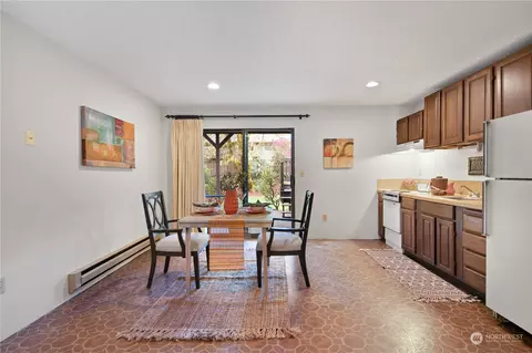 Dining - 17618 18th Dr SE, Bothell, WA 98012 photo 4 of 4