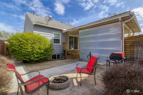 Exterior - 658 Juniper St, Walla Walla, WA 99362 photo 3 of 5