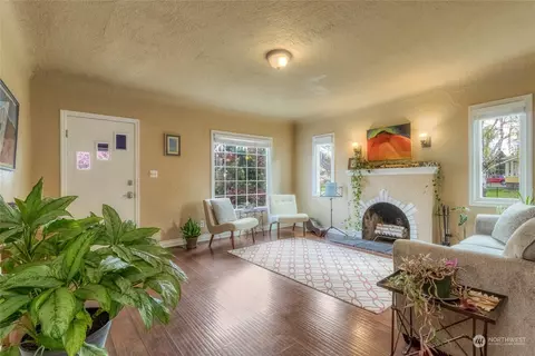 Living - 658 Juniper St, Walla Walla, WA 99362 photo 1 of 3