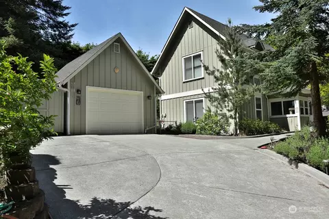 951 NE Pennington Loop, Coupeville, WA 98239