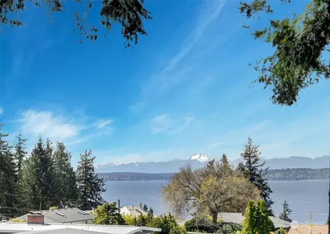 18802 92nd Ave W, Edmonds, WA 98020