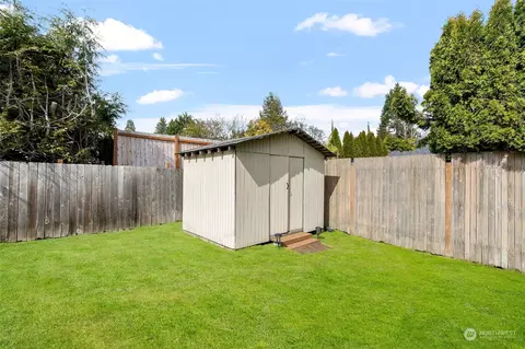 Exterior - 15310 110th Pl NE, Bothell, WA 98011 photo 8 of 12