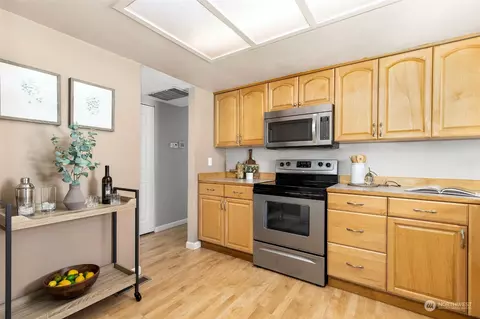 Kitchen - 15310 110th Pl NE, Bothell, WA 98011 photo 4 of 4