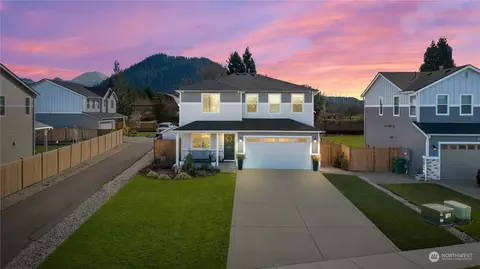 164 Hogan Dr, Enumclaw, WA 98022
