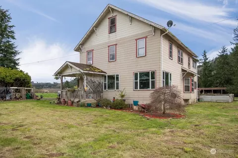 322 E Valley Rd, Skamokawa, WA 98647