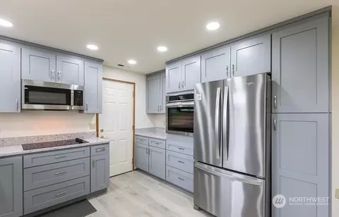 Kitchen - 100 Trowbridge Ct, Sequim, WA 98382 photo 4 of 6