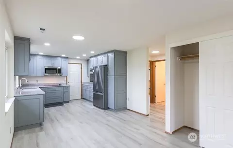 Kitchen - 100 Trowbridge Ct, Sequim, WA 98382 photo 5 of 6