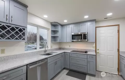 Kitchen - 100 Trowbridge Ct, Sequim, WA 98382 photo 2 of 6