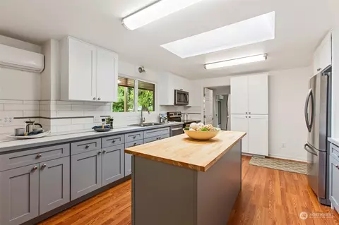 Kitchen - 3517 112th Pl SE, Everett, WA 98208 photo 3 of 4