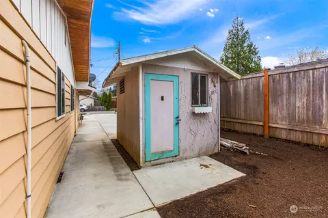 Exterior - 3517 112th Pl SE, Everett, WA 98208 photo 12 of 14