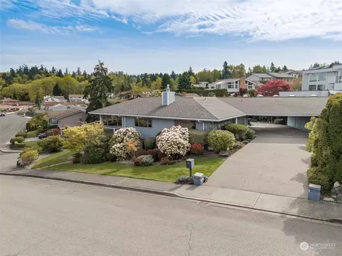 833 S Marine Hills Way, Federal Way, WA 98003
