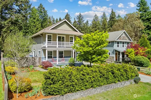 8810 NE Maple Ave, Indianola, WA 98342