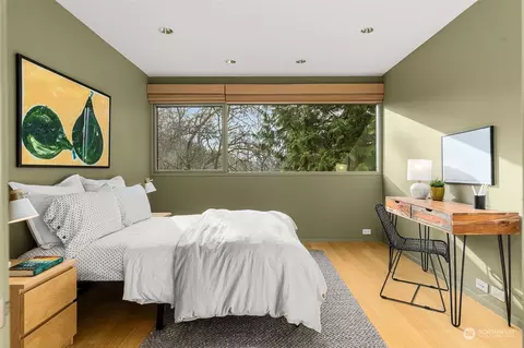 Bedroom - 505 36th Ave E, Seattle, WA 98112 photo 5 of 5